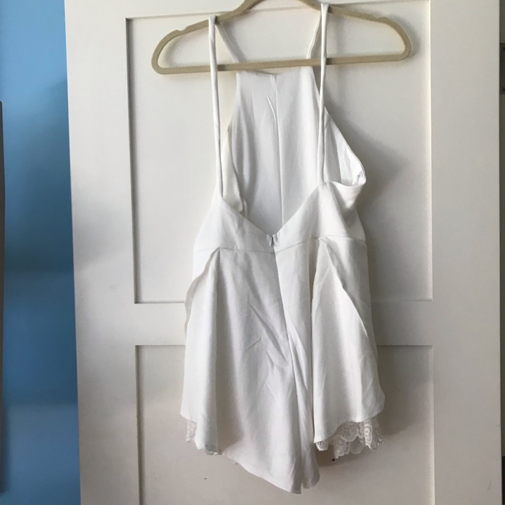 LF BACKLESS LACE ROMPER - Picture 2 of 3